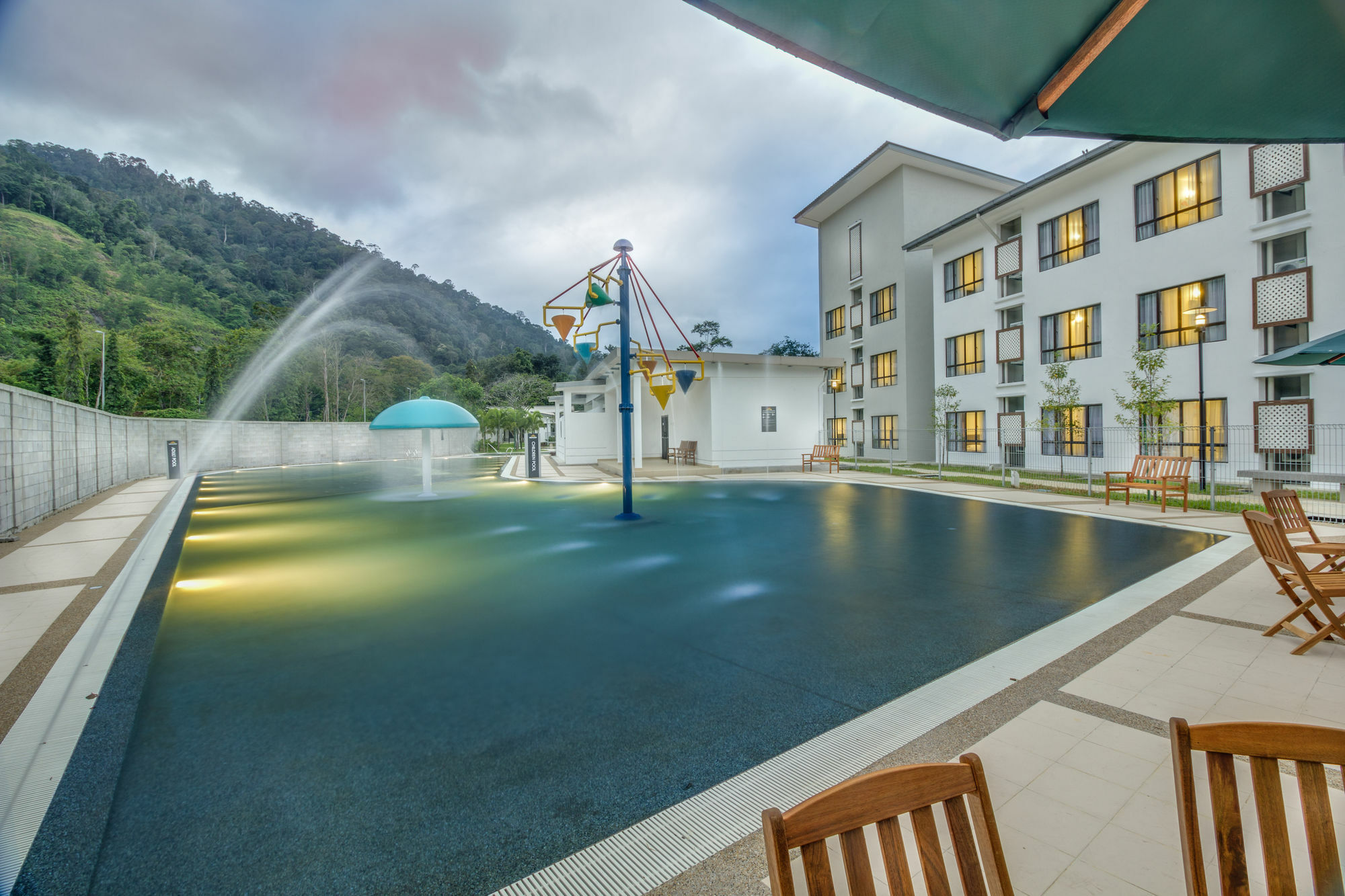 อีเรีย บาย ซูเรีย ฮอตสปริง เบนตง Hotel ภายนอก รูปภาพ